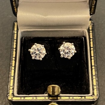 18ct white gold pre-loved single stone diamond 1.60ct earrings.