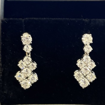 18ct white gold pre-loved diamond drop earrings.